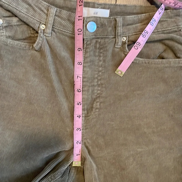 H&M - Green Corduroy Pants - Picture 7 of 9